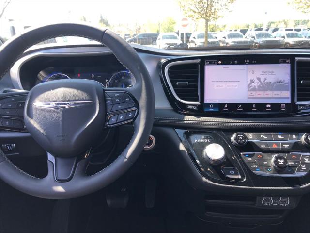 Used 2023 Chrysler Pacifica - photo 31