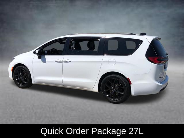 Used 2023 Chrysler Pacifica - photo 5