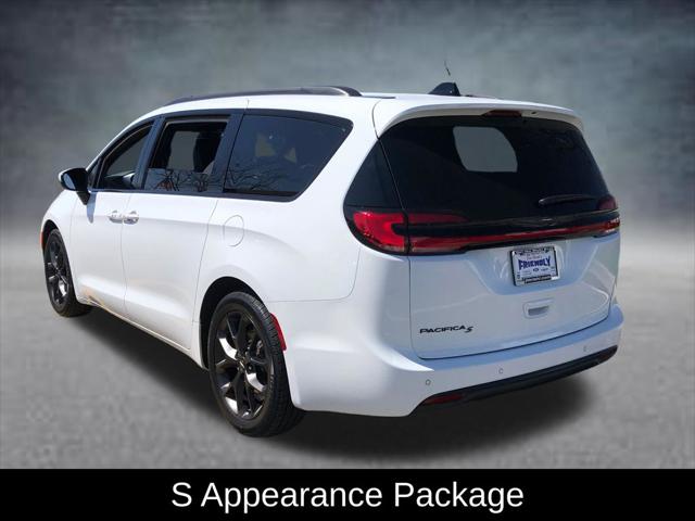 Used 2023 Chrysler Pacifica - photo 7