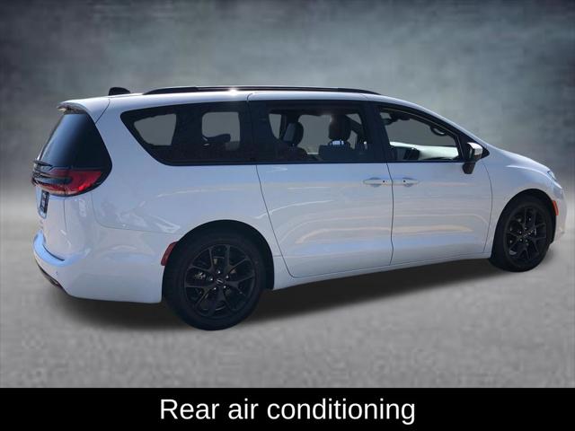 Used 2023 Chrysler Pacifica - photo 10