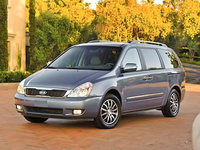 Used 2011 Kia Sedona - photo 1