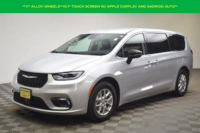 Used 2024 Chrysler Pacifica Touring L Minivan for sale #1C254139AV - photo 2