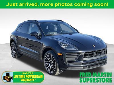 Used 2022 Porsche Macan - photo 1
