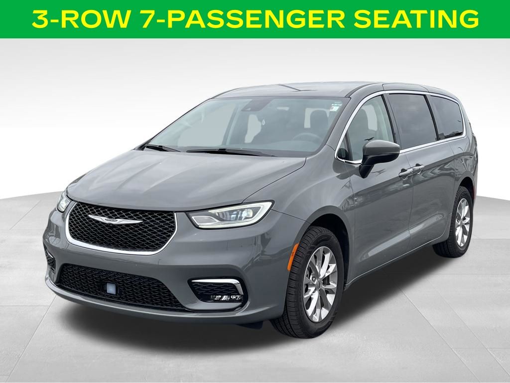 Used 2023 Chrysler Pacifica - photo 5