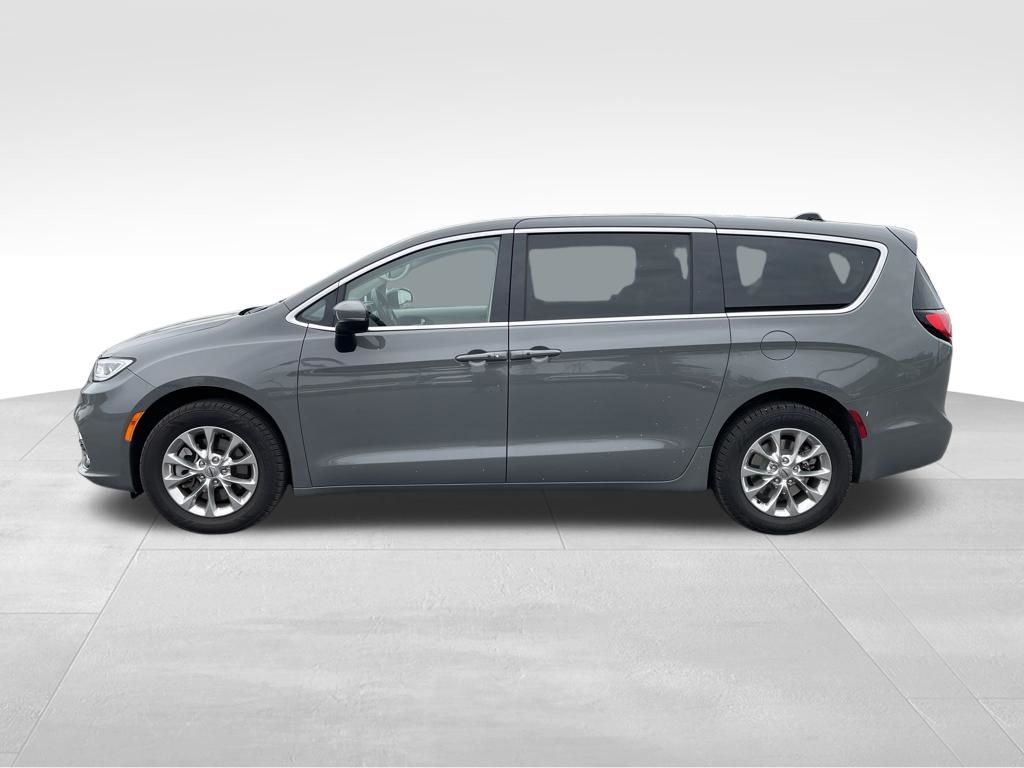 Used 2023 Chrysler Pacifica - photo 8