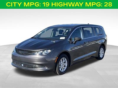 Used 2023 Chrysler Voyager - photo 1