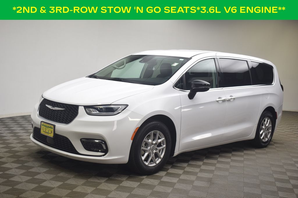 Used 2024 Chrysler Pacifica - photo 5