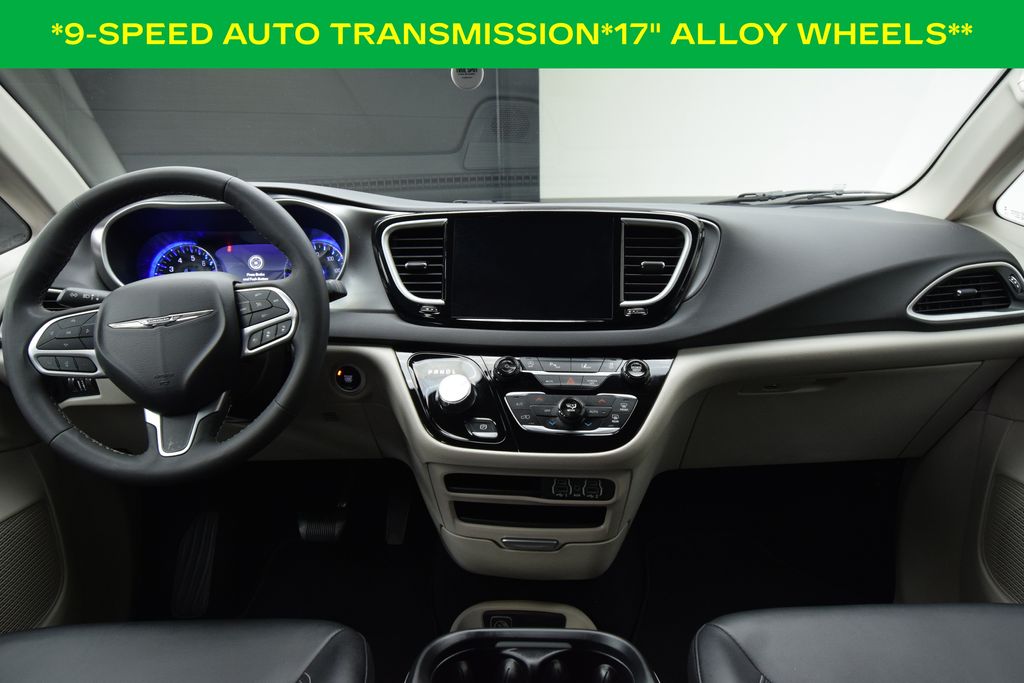 Used 2024 Chrysler Pacifica - photo 6