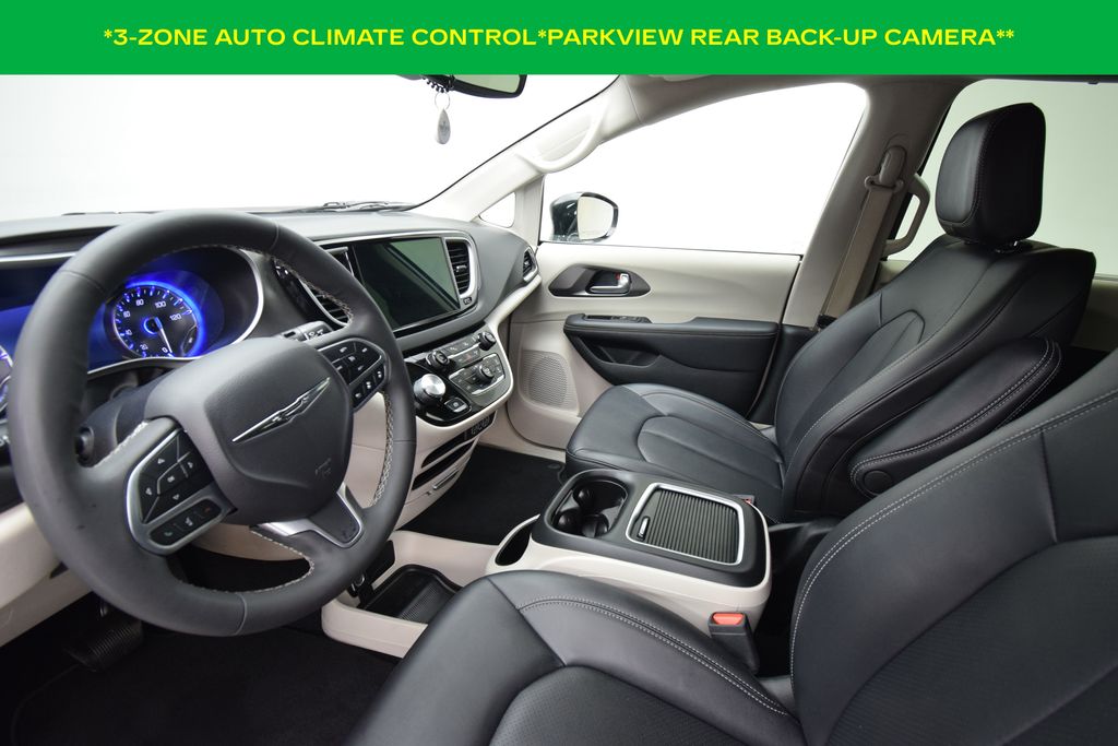 Used 2024 Chrysler Pacifica - photo 11