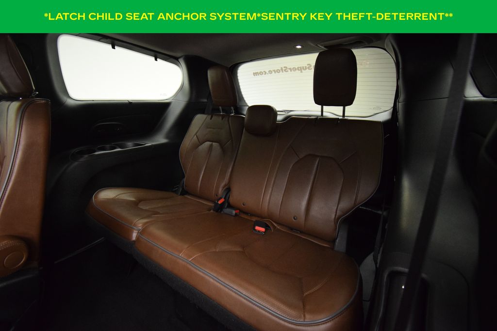 Used 2017 Chrysler Pacifica - photo 1
