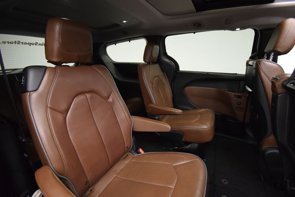 Used 2017 Chrysler Pacifica - photo 8
