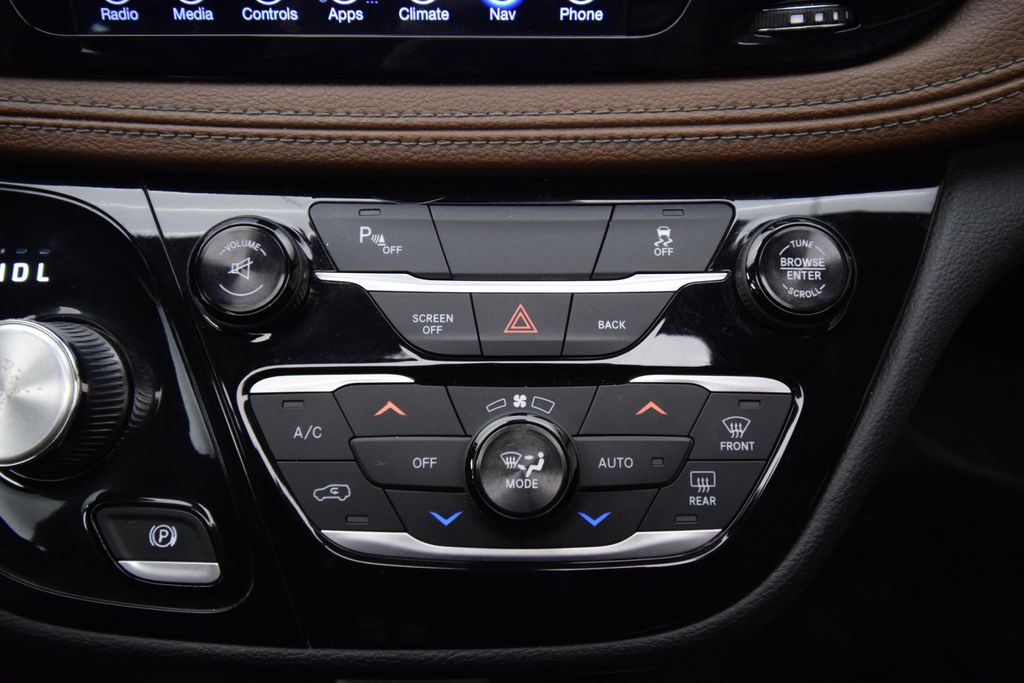 Used 2017 Chrysler Pacifica - photo 19