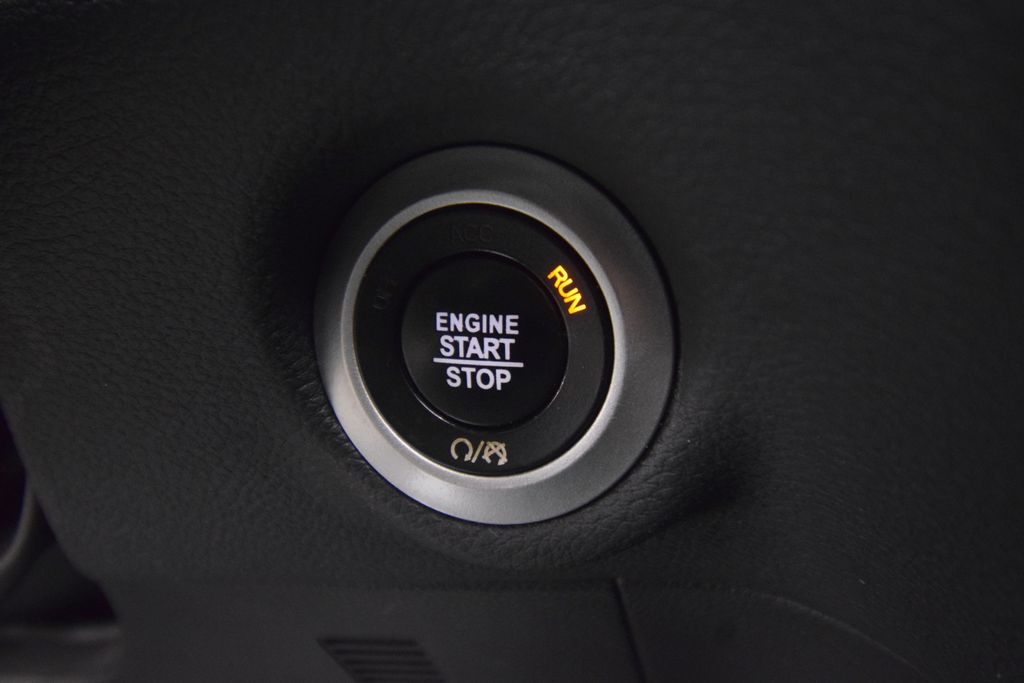 Used 2017 Chrysler Pacifica - photo 20