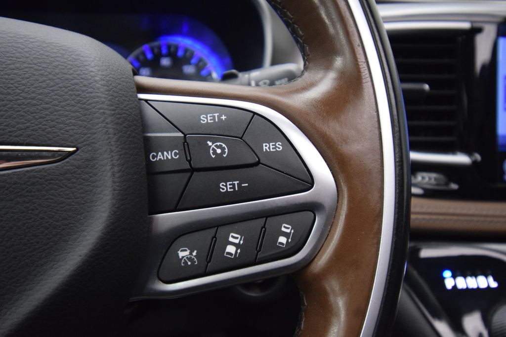 Used 2017 Chrysler Pacifica - photo 21
