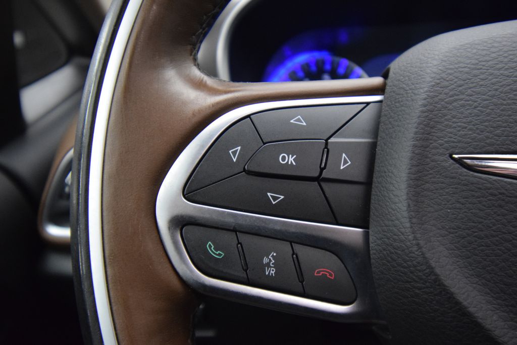 Used 2017 Chrysler Pacifica - photo 22