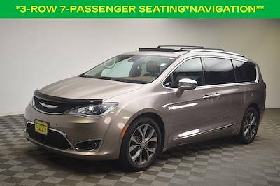 Used 2017 Chrysler Pacifica - photo 2