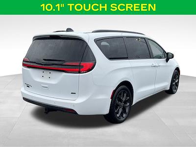 Used 2023 Chrysler Pacifica - photo 1