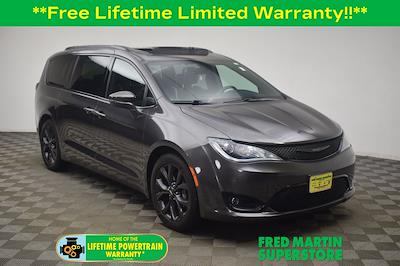 2019 Chrysler Pacifica FWD Minivan for sale #1D260676AP - photo 1