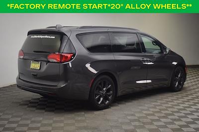 2019 Chrysler Pacifica FWD Minivan for sale #1D260676AP - photo 2