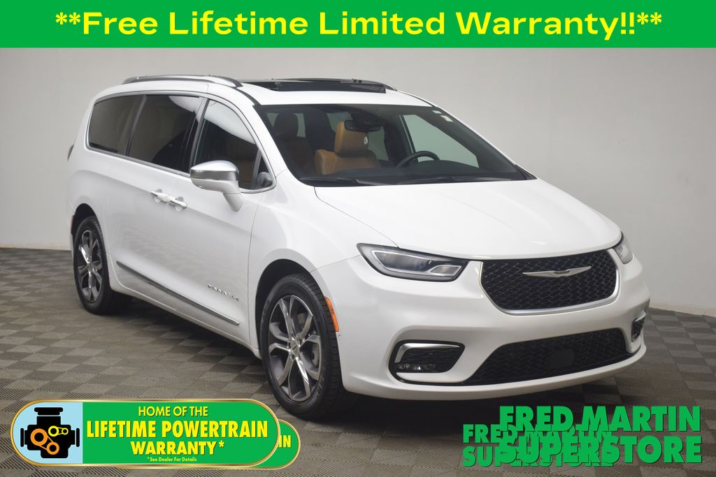 Used 2021 Chrysler Pacifica - photo 1