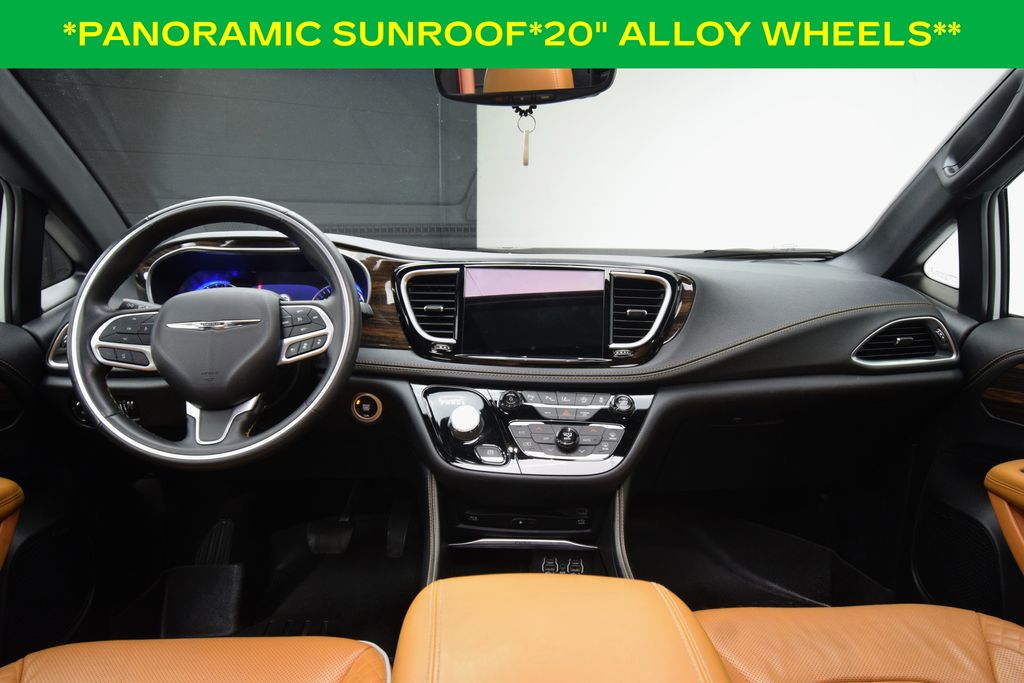 Used 2021 Chrysler Pacifica - photo 5