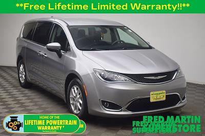 2017 Chrysler Pacifica FWD Minivan for sale #1D270011AP - photo 1