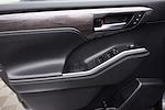 Used 2023 Toyota Highlander Platinum for sale #1V253605A - photo 28