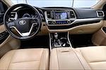 2019 Toyota Highlander 4x4 SUV for sale #J04458A - photo 12
