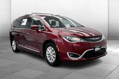 2018 Chrysler Pacifica FWD Minivan for sale #JP00828C - photo 1