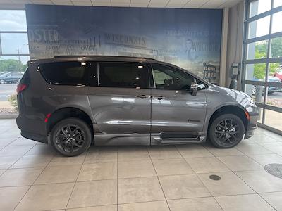 2021 Chrysler Pacifica FWD Minivan for sale #3P5361 - photo 2