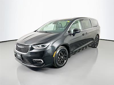 Used 2023 Chrysler Pacifica - photo 1