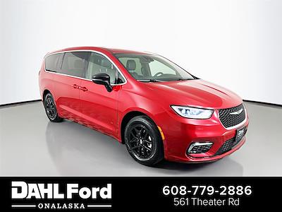 Used 2025 Chrysler Pacifica Select Minivan for sale #3P5643 - photo 1