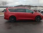 Used 2025 Chrysler Pacifica Select Minivan for sale #3P5643 - photo 3