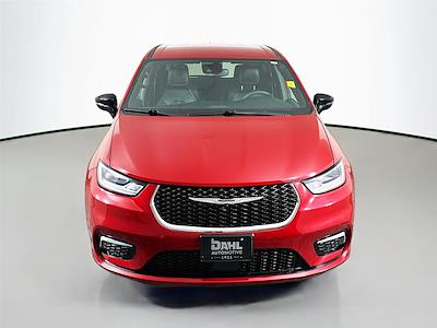 Used 2025 Chrysler Pacifica - photo 1