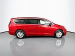 Used 2025 Chrysler Pacifica Select Minivan for sale #3P5654 - photo 8