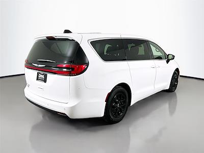 Used 2025 Chrysler Pacifica - photo 1