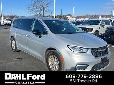 Used 2024 Chrysler Pacifica - photo 1