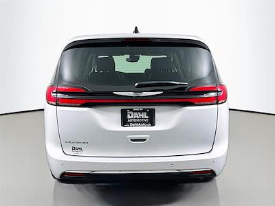 Used 2024 Chrysler Pacifica - photo 1