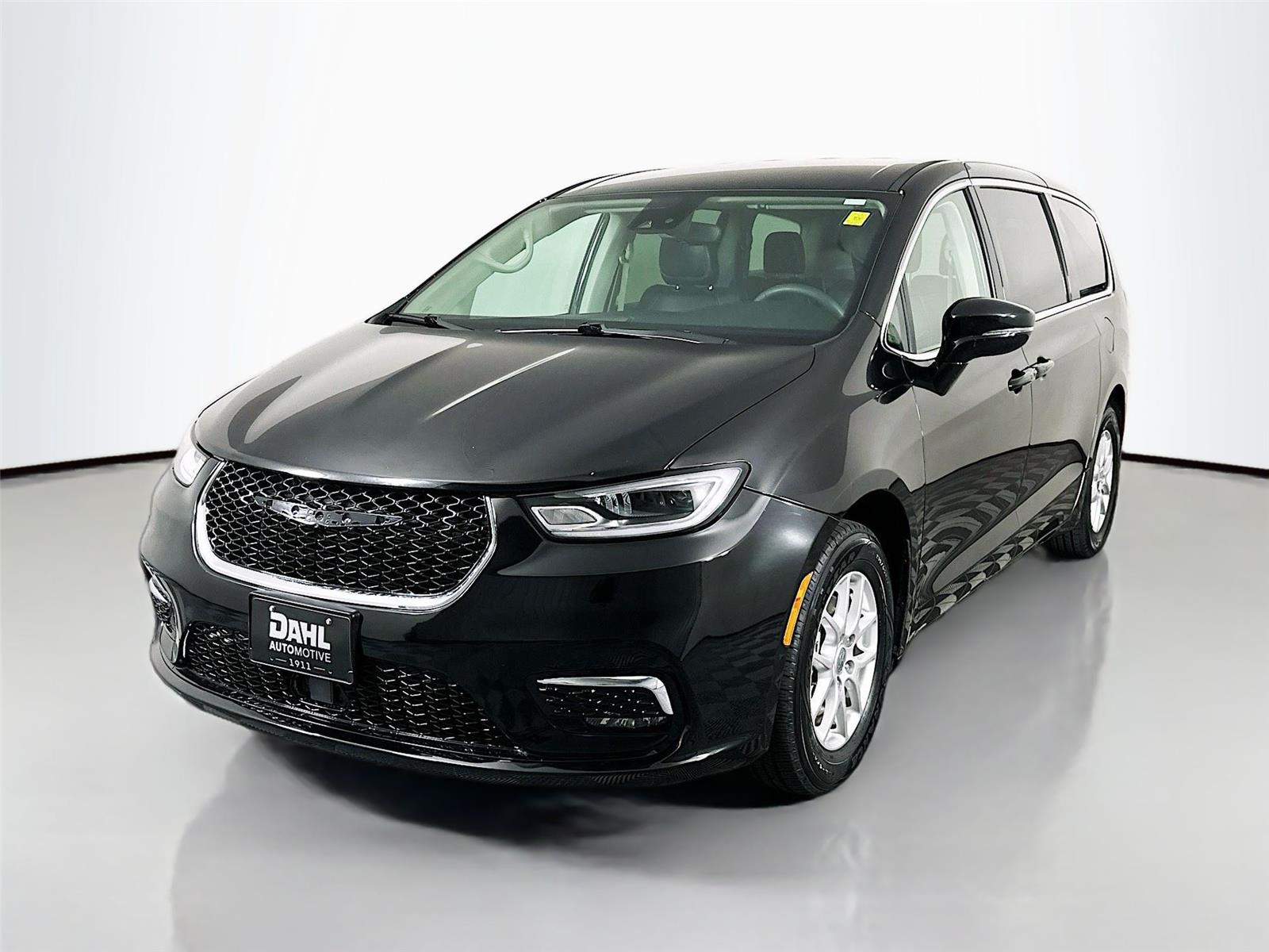 Used 2024 Chrysler Pacifica - photo 6