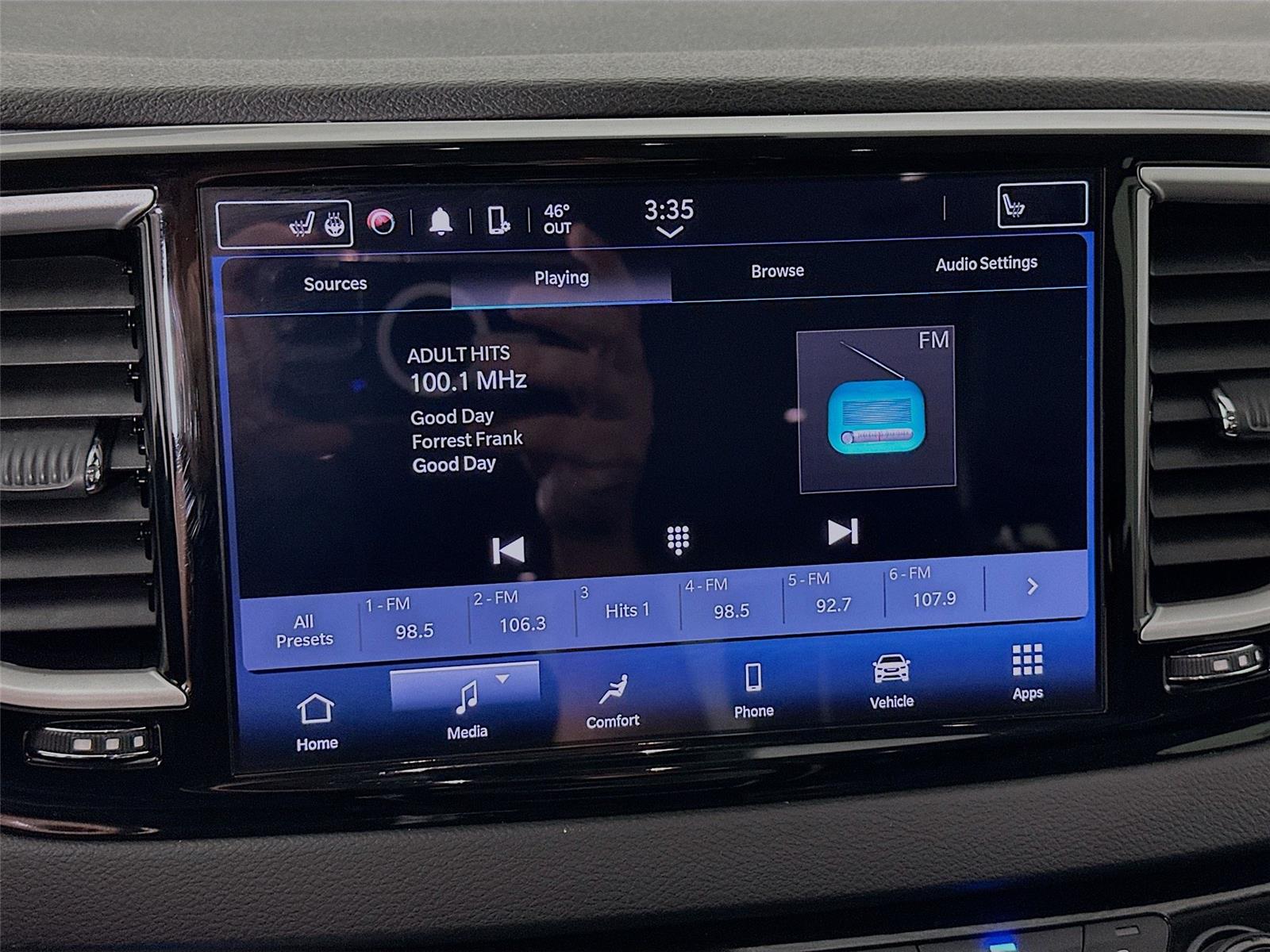 Used 2024 Chrysler Pacifica - photo 9