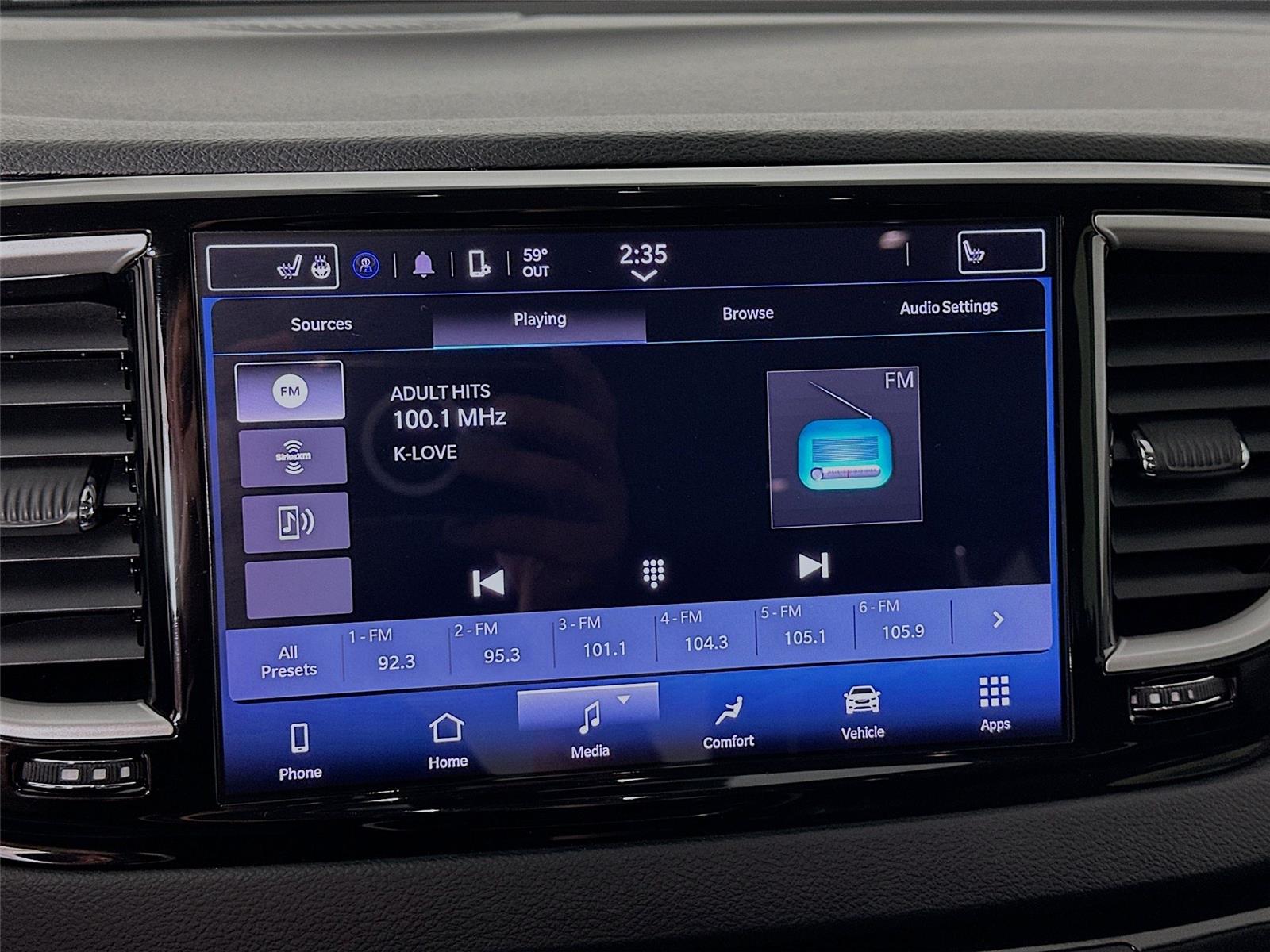 Used 2023 Chrysler Pacifica - photo 9