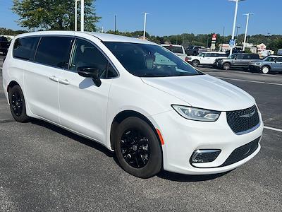 2025 Chrysler Pacifica FWD Minivan for sale #5p2834 - photo 2
