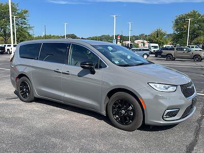 2025 Chrysler Pacifica FWD Minivan for sale #5p2835 - photo 2