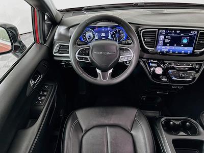 2025 Chrysler Pacifica FWD Minivan for sale #5p2836 - photo 2