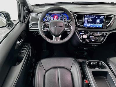 2025 Chrysler Pacifica FWD Minivan for sale #5p2837 - photo 2