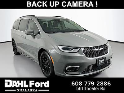 2022 Chrysler Pacifica FWD Minivan for sale #5P27981 - photo 1