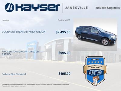 Used 2022 Chrysler Pacifica - photo 1