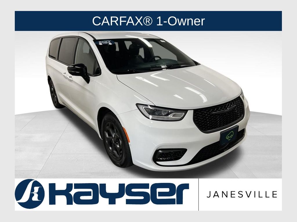 Used 2024 Chrysler Pacifica - photo 1