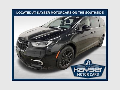 2022 Chrysler Pacifica FWD Minivan for sale #KL450A - photo 1