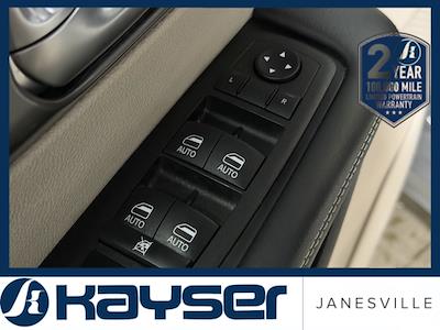 Used 2022 Chrysler Pacifica Touring L Minivan for sale #W251061B - photo 2